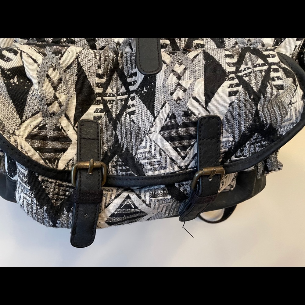 Pattern Backpack - Picture 3 of 7